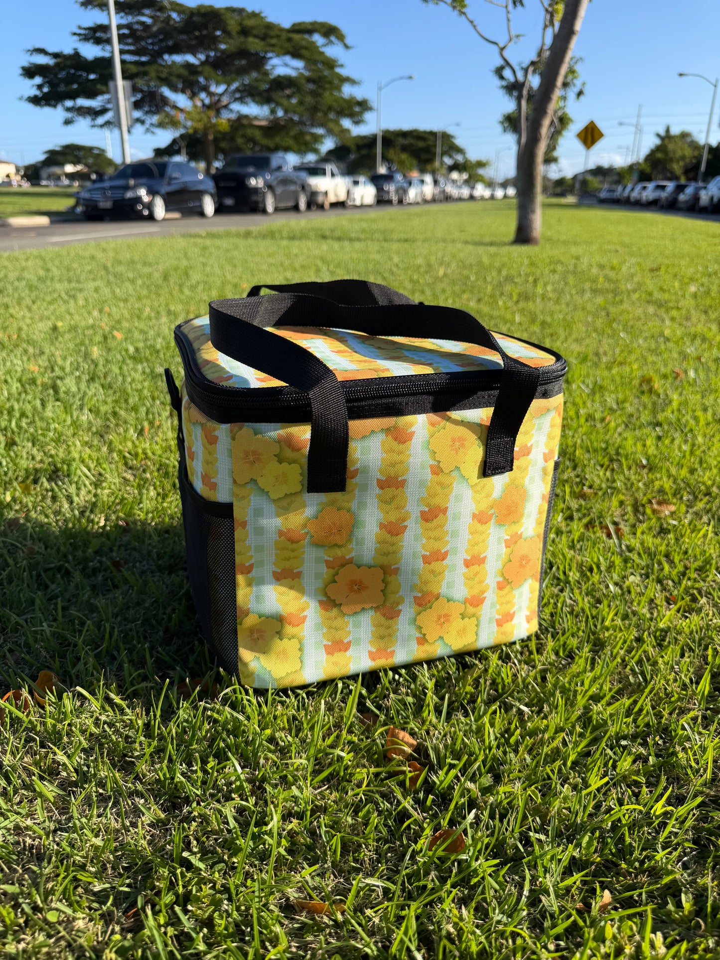 Exclusive Lei Ilima ‘Ohana Picnic Bag