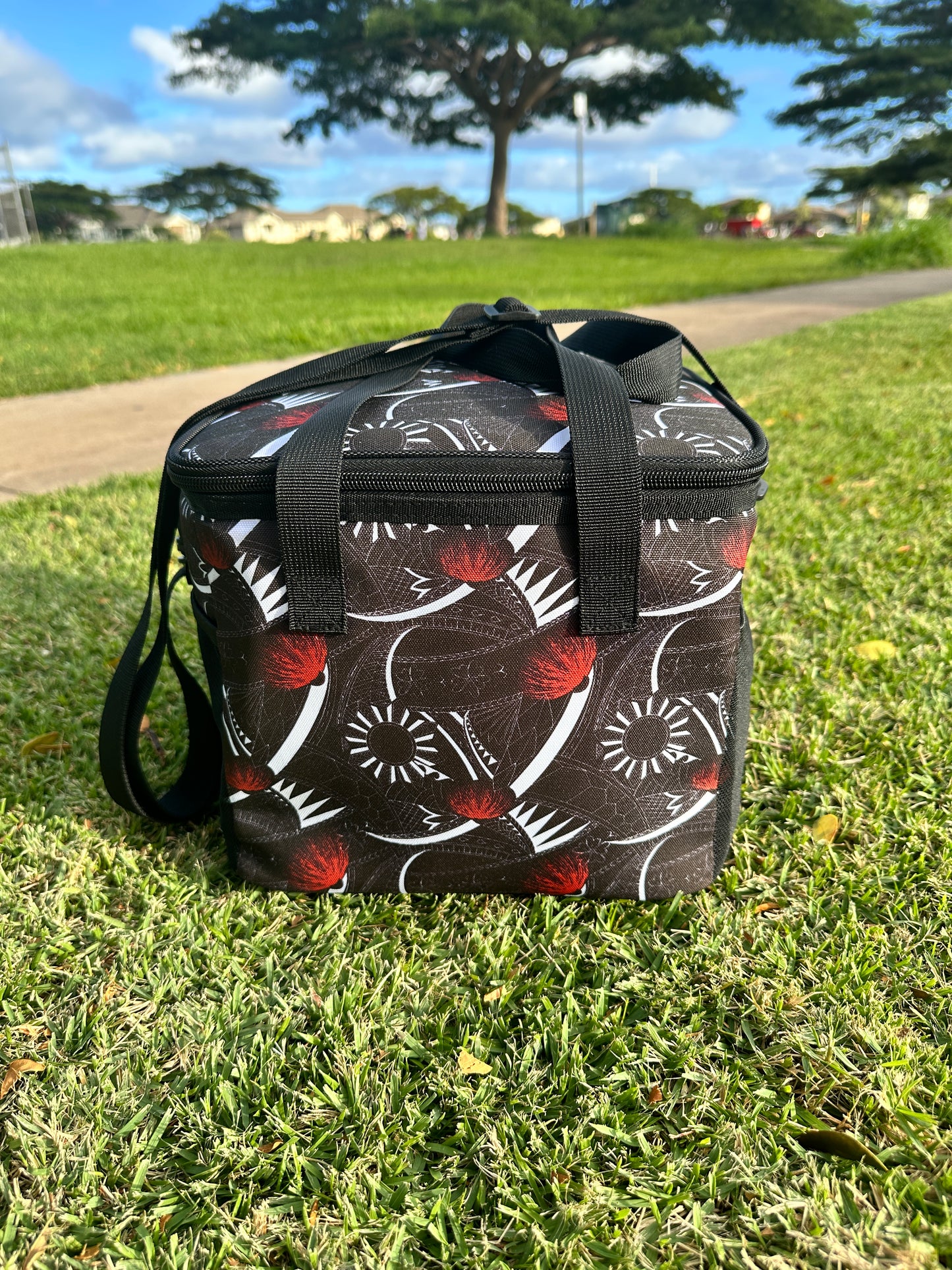 Exclusive Lehua Tribal ‘Ohana Picnic Bag