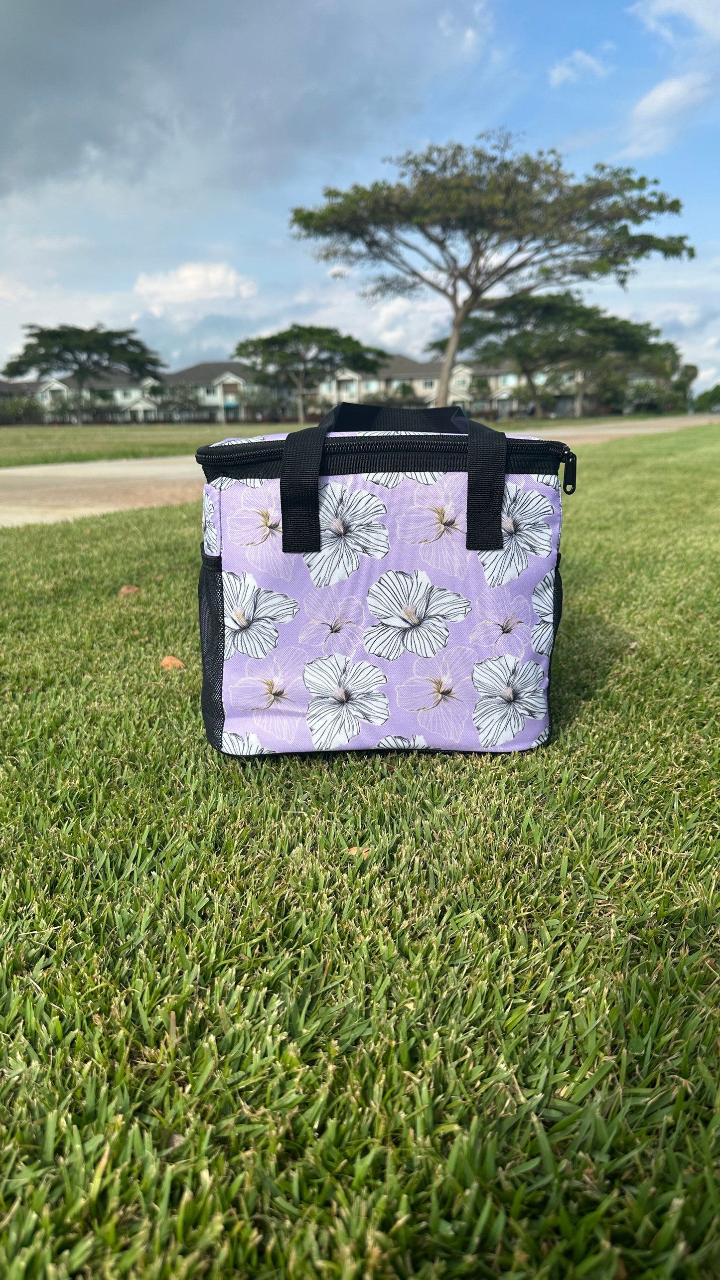 Exclusive Hibiscus ‘Ohana Picnic Bag