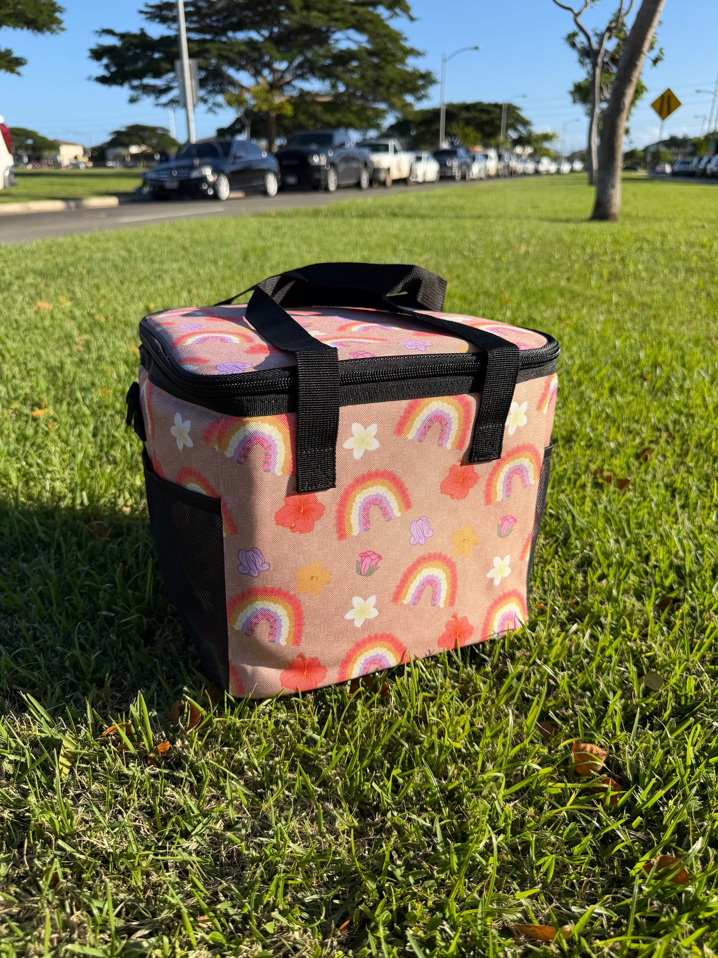 Exclusive Pua Rainbows ‘Ohana Picnic Bag