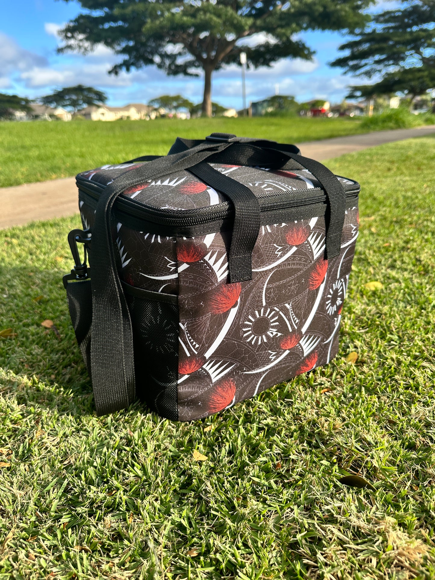 Exclusive Lehua Tribal ‘Ohana Picnic Bag